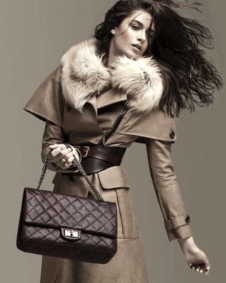Human, Product, Sleeve, Textile, Bag, Photograph, Style, Fur clothing, Fashion accessory, Fashion model, 