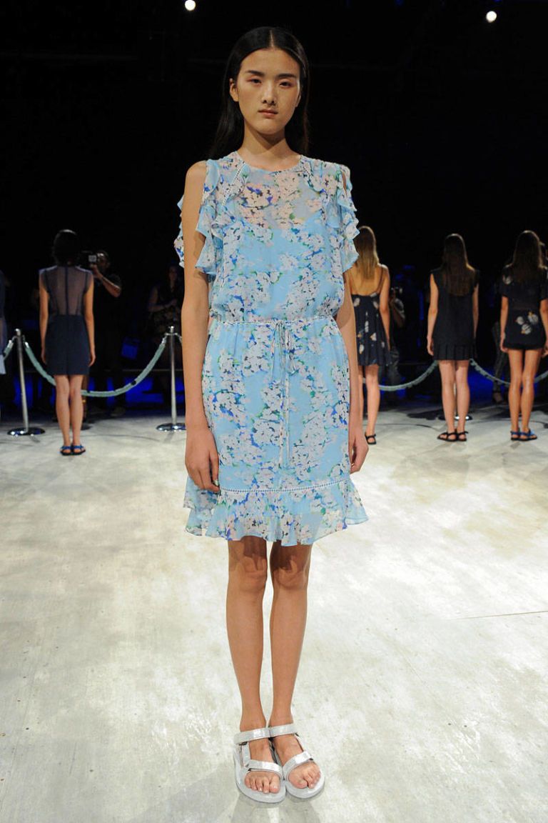 Ronson charlotte spring runway rare photo Ronson charlotte spring runway catalog photo