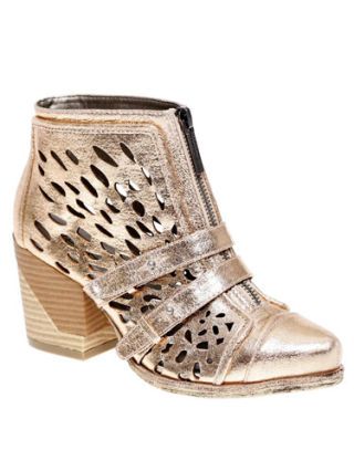 Product, Brown, Tan, Beige, Fawn, Boot, Foot, Wicker, Silver, Natural material, 