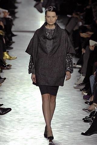 Yves Saint Laurent Fall 2007 Ready&#45;to&#45;wear Collections &#45; 003