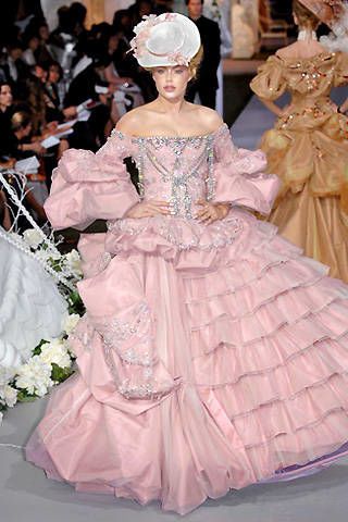 Christian Dior Fall 2007 Couture Runway 
