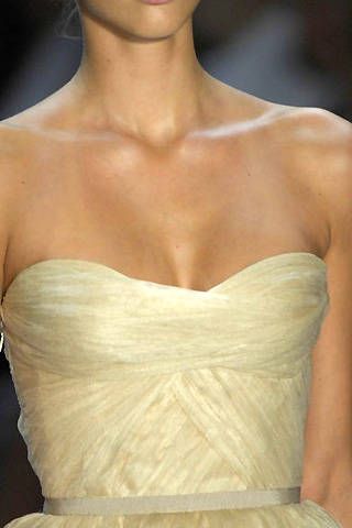 Monique Lhuillier Spring 2008 Ready&#45;to&#45;wear Detail &#45; 001