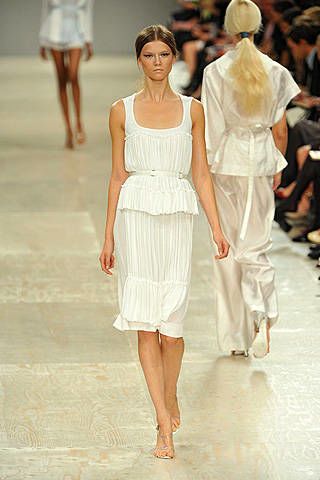 Aquascutum Spring 2009 Ready&#45;to&#45;wear Collections &#45; 002