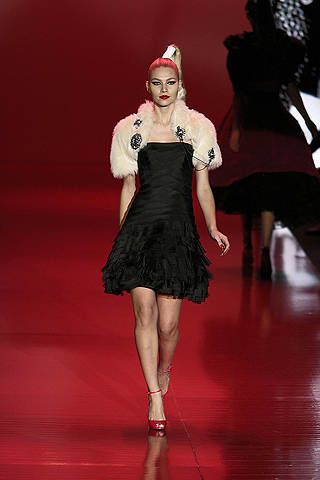 Dress, Red, Style, Formal wear, One-piece garment, Headgear, Fashion, Costume accessory, Black, Cocktail dress, 