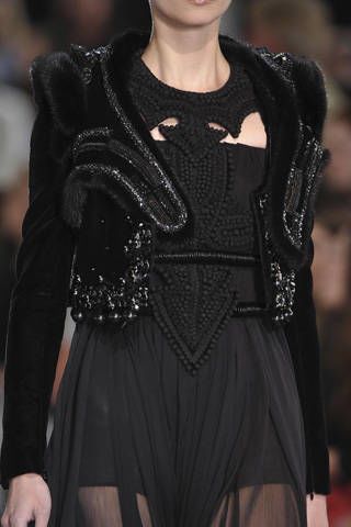 Givenchy Fall 2009 Couture Detail - Givenchy Haute Couture Collection
