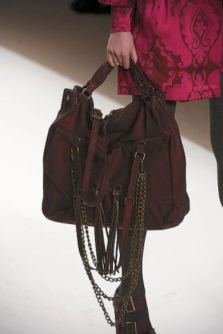 Brown, Red, Bag, Style, Luggage and bags, Magenta, Fashion, Maroon, Pattern, Shoulder bag, 