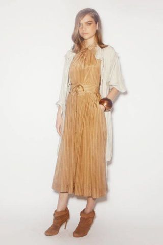 Clothing, Brown, Sleeve, Shoulder, Textile, Joint, Shoe, Standing, Dress, Style, 