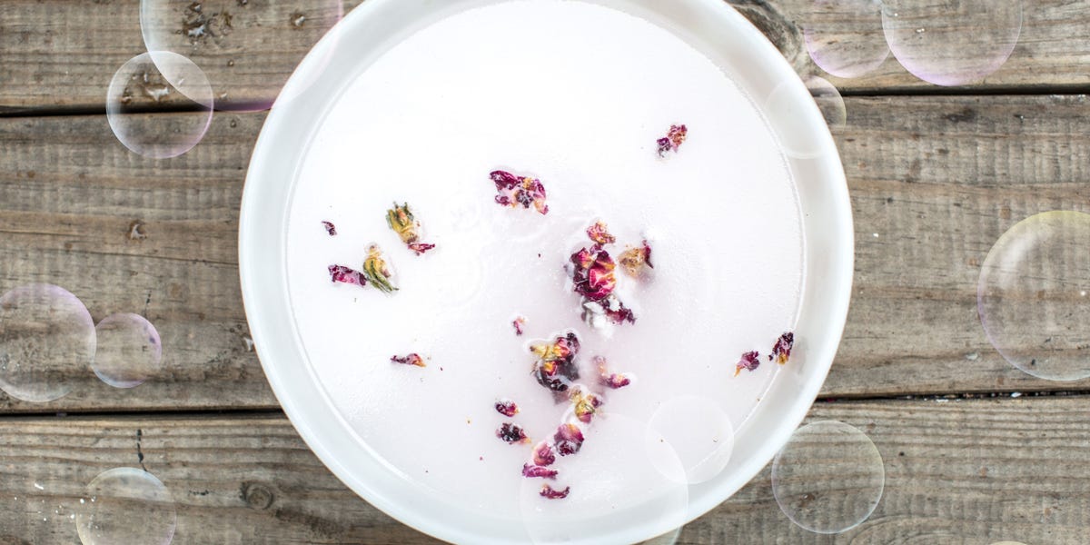 How to Make Bath Bombs for the Spa Lover in Your Life