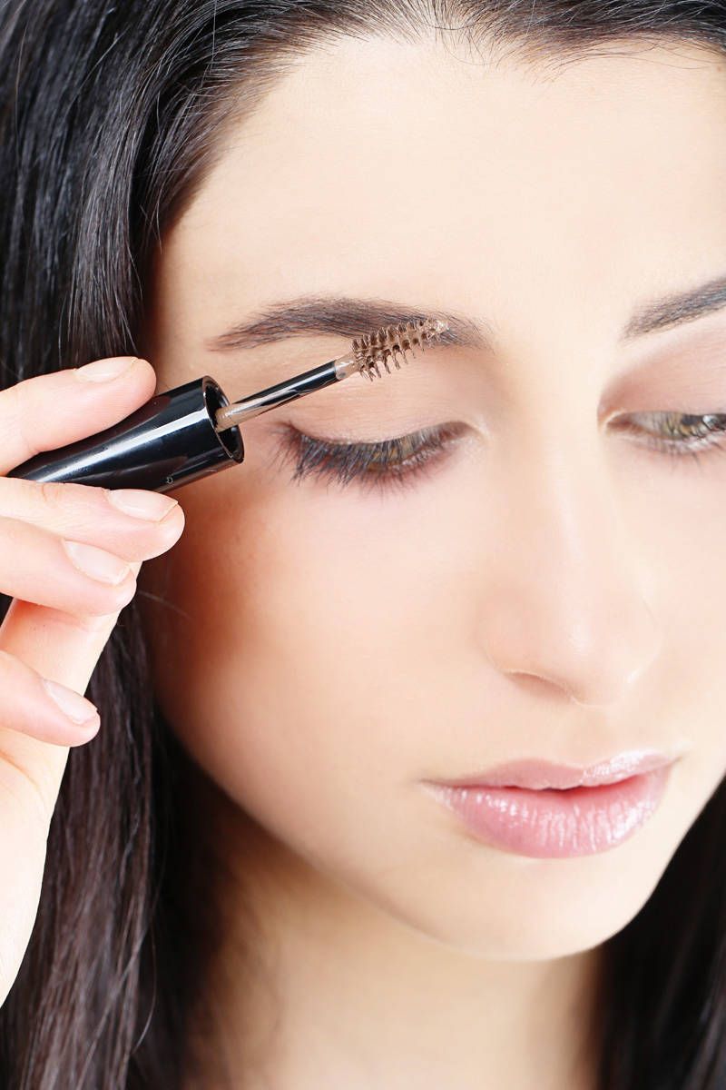 How To Fill In Eyebrows 8 Easy Steps To Thick Eyebrows Using Makeup