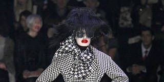 Alexander McQueen Fall 2009 Runway - Alexander McQueen Ready-To-Wear