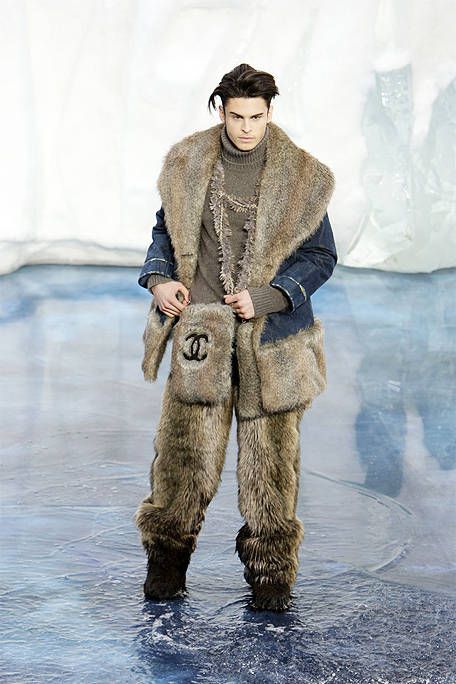Chanel Fall 2010 Runway - Chanel Ready-To-Wear Collection