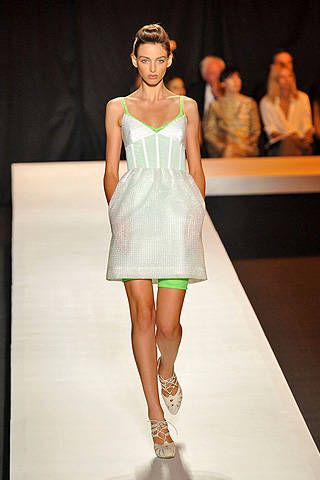Isaac Mizrahi Spring 2009 Ready&#45;to&#45;wear Collections &#45; 001