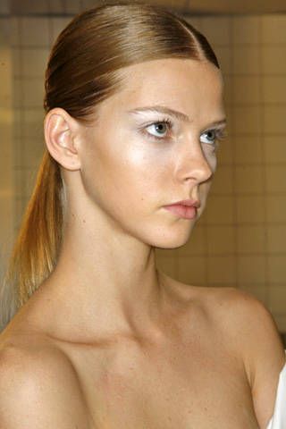 Issey Miyake Spring 2009 Ready&#45;to&#45;wear Backstage &#45; 001