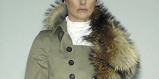 Sleeve, Human body, Shoulder, Textile, Joint, Outerwear, Coat, Style, Fashion show, Fashion model, 
