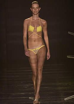 Rosa Cha Spring 2004 Ready&#45;to&#45;Wear Collections 0001