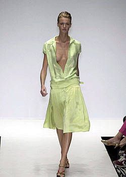 Krizia Spring 2004 Ready&#45;to&#45;Wear Collections 0001