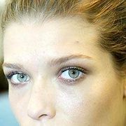 Louis Vuitton Spring 2004 Ready&#45;to&#45;Wear Backstage 0001