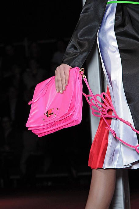 Textile, Red, Bag, Pink, Style, Magenta, Carmine, Jacket, Fashion, Shoulder bag, 