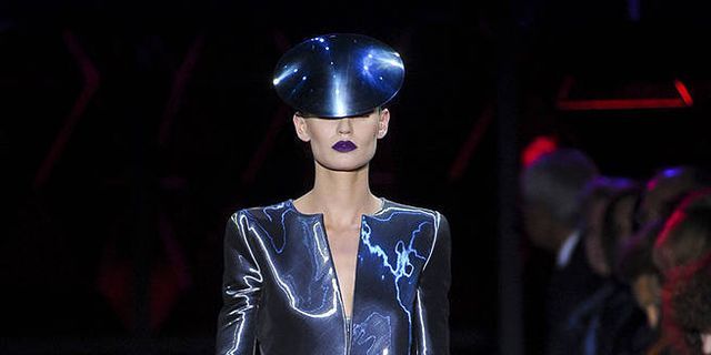 Giorgio Armani Prive Spring 2011 Couture Runway - Giorgio Armani Prive ...