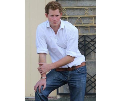 Prince Harry Wearing Man Jewelry - Prince Harry Wearing Bracelets ...