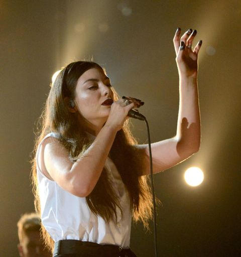 Lorde Collabs with M.A.C. - Lorde Cosmetics Deal