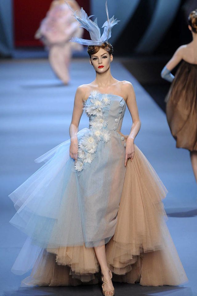 Christian Dior Spring 2011 Couture Runway - Christian Dior Haute ...