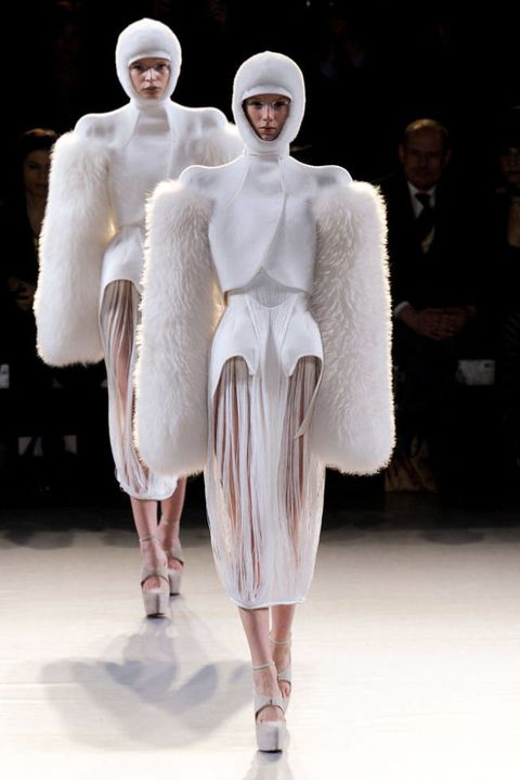 Mugler Fall 2012 Runway - Mugler Ready-To-Wear Collection