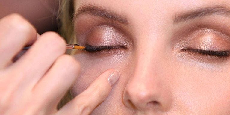 The 5 Biggest Mistakes You Make Putting on Eyeliner