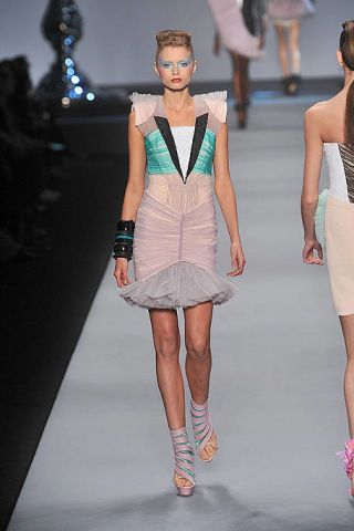 Viktor Rolf Spring 10 Runway Viktor Rolf Ready To Wear Collection