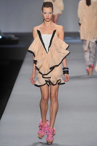 Viktor Rolf Spring 10 Runway Viktor Rolf Ready To Wear Collection