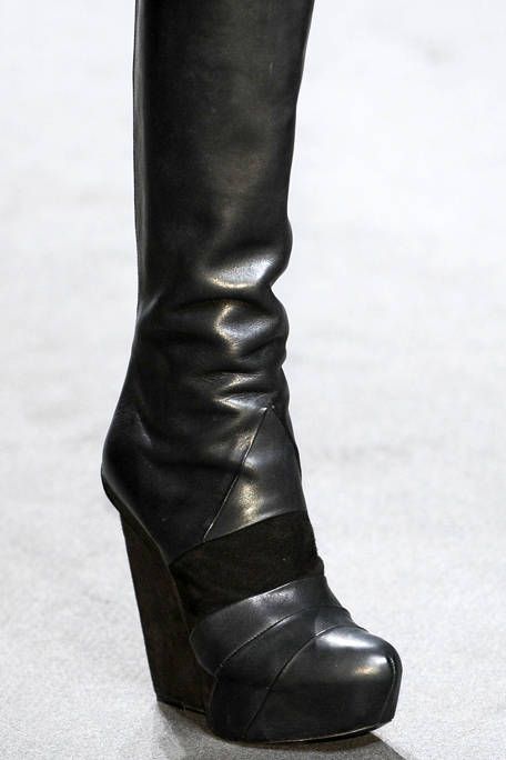 Gareth Pugh Fall 2011 Detail - Gareth Pugh Ready-To-Wear Collection