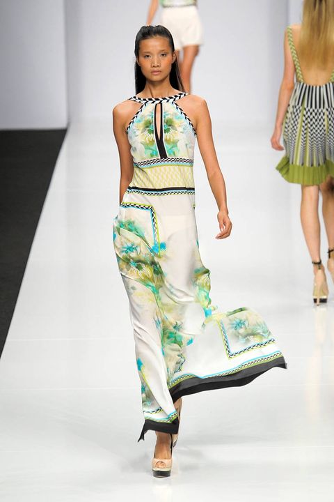 Byblos Spring 2013 Ready-to-Wear Runway - Byblos Ready-to-Wear Collection