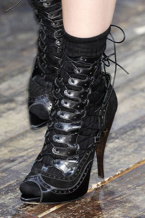 Julien Macdonald Fall 2011 Detail - Julien Macdonald Ready-To-Wear ...