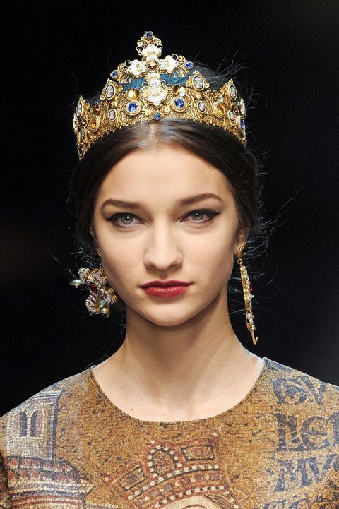 Dolce & Gabbana Fall 2013 Ready-to-Wear Beauty - Dolce & Gabbana Ready ...