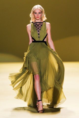 Best Gowns New York Runways - Best Fashion Week Gowns