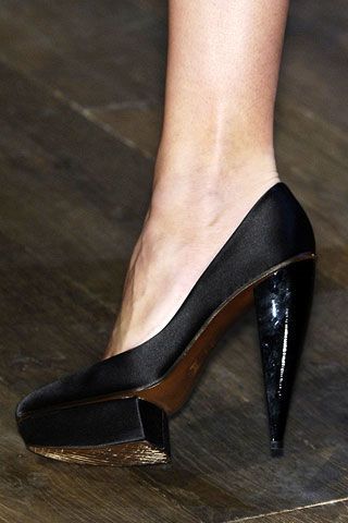 Footwear, High heels, Joint, Sandal, Basic pump, Fashion, Black, Foot, Tan, Close-up, 