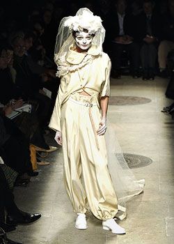 Comme des Garcons Fall 2005 Ready-to-Wear Collections 0001