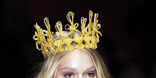 Crown, Headpiece, Hair accessory, Style, Dress, Headgear, Fashion, Blond, Fashion model, Tiara, 