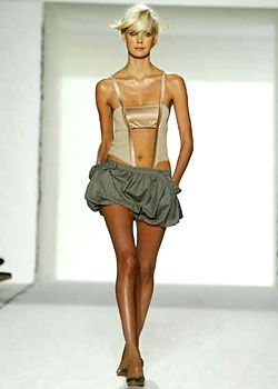 Stella McCartney Spring 2003 Ready-to-Wear Collection 0001