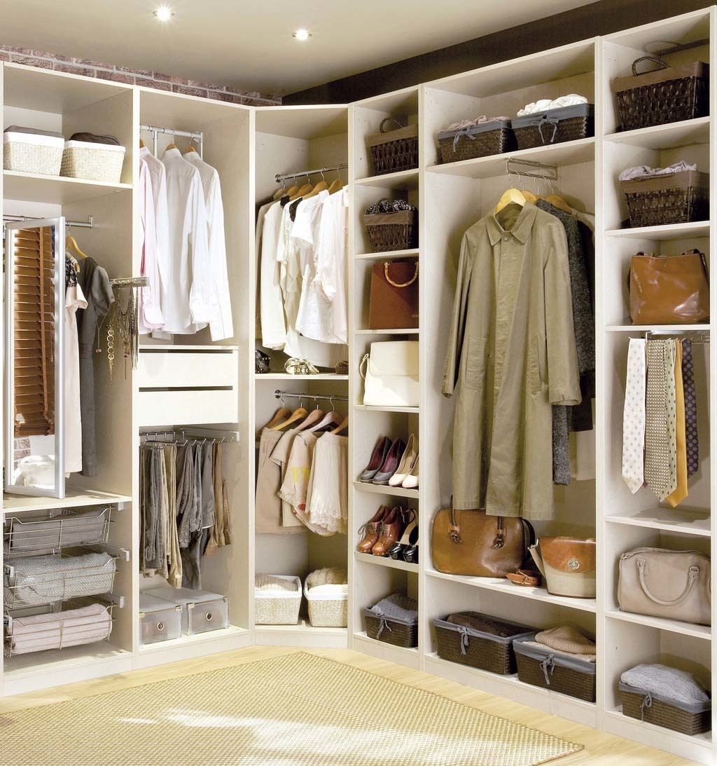Baldas zapatero para vestidor  Diseño de armario para dormitorio, Armario  de lavandería, Interiores de armarios