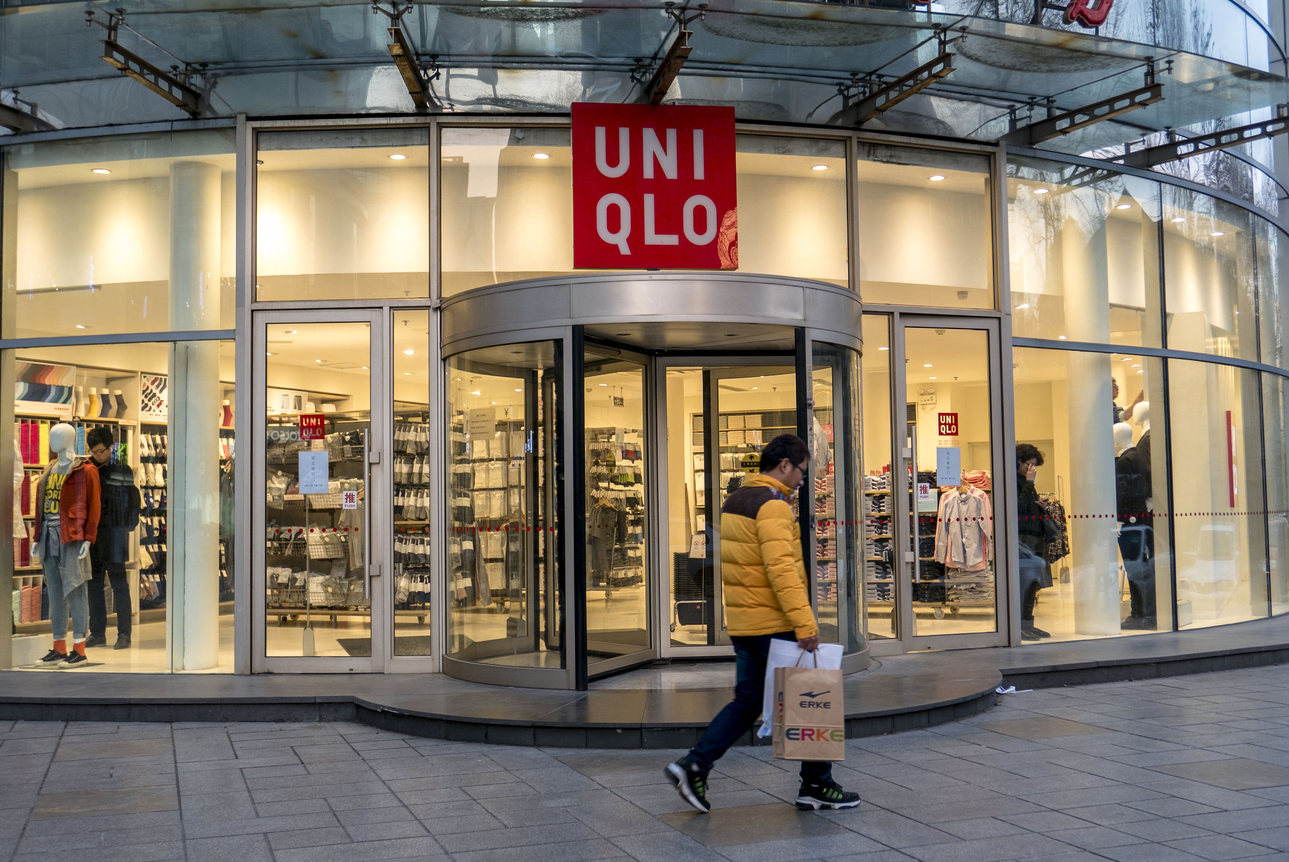 Uniqlo apre a Milano tutto quel che cè da sapere sul nuovo store  Il  Sole 24 ORE