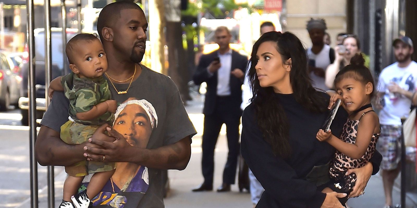 Kim Kardashian en Kanye West worden opnieuw ouders, hun draagmoeder is aan  het bevallen