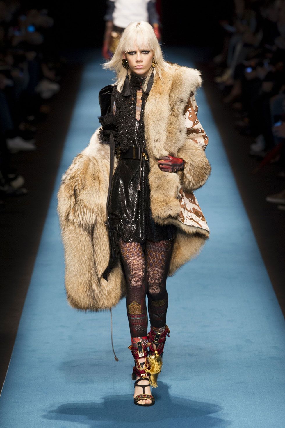 Gelach Normaal gesproken Treble All the Looks From the Dsquared2 Fall 2016 Ready-to-Wear Show
