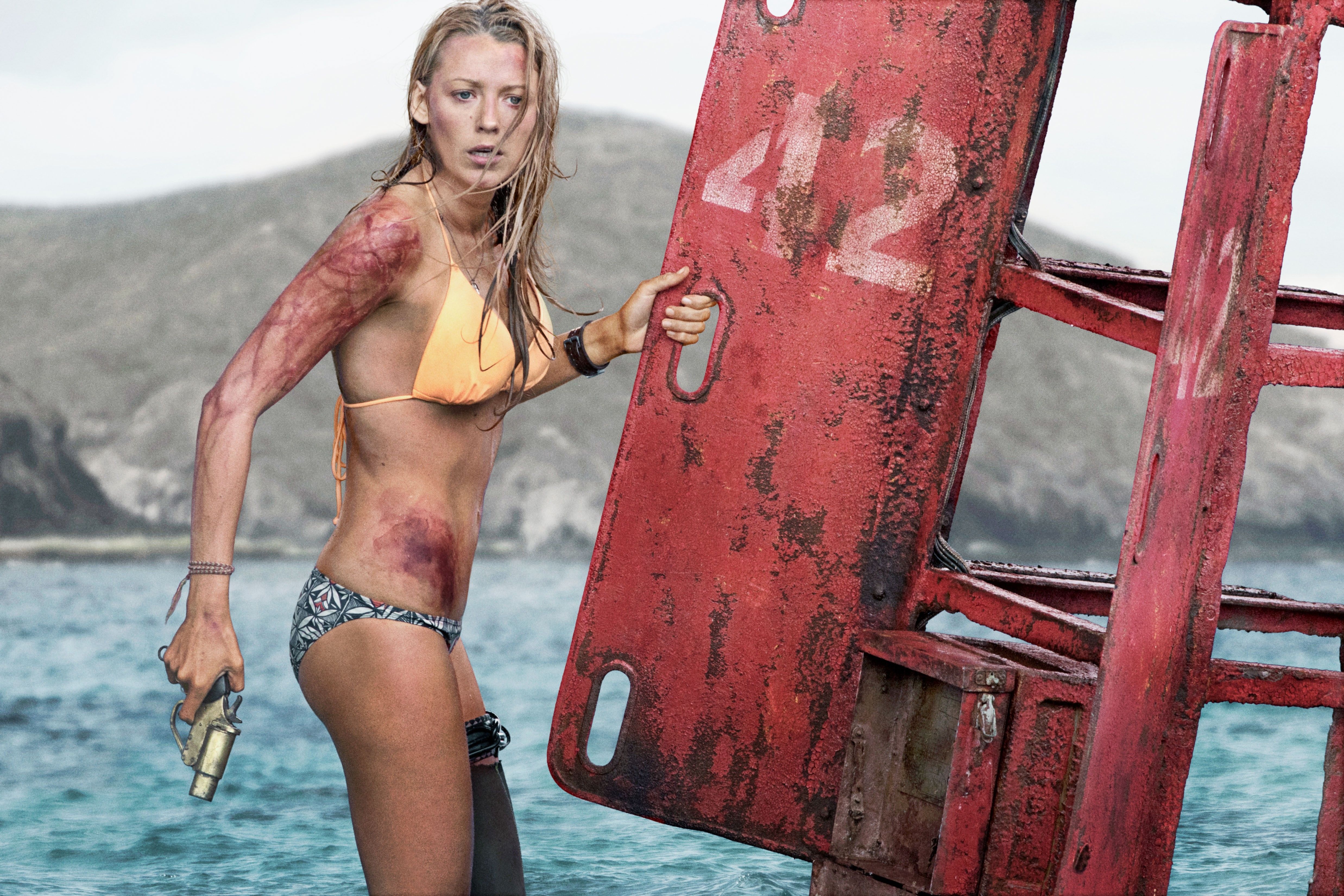 Blake Lively sports a bloodied eye and bruised face on the set of