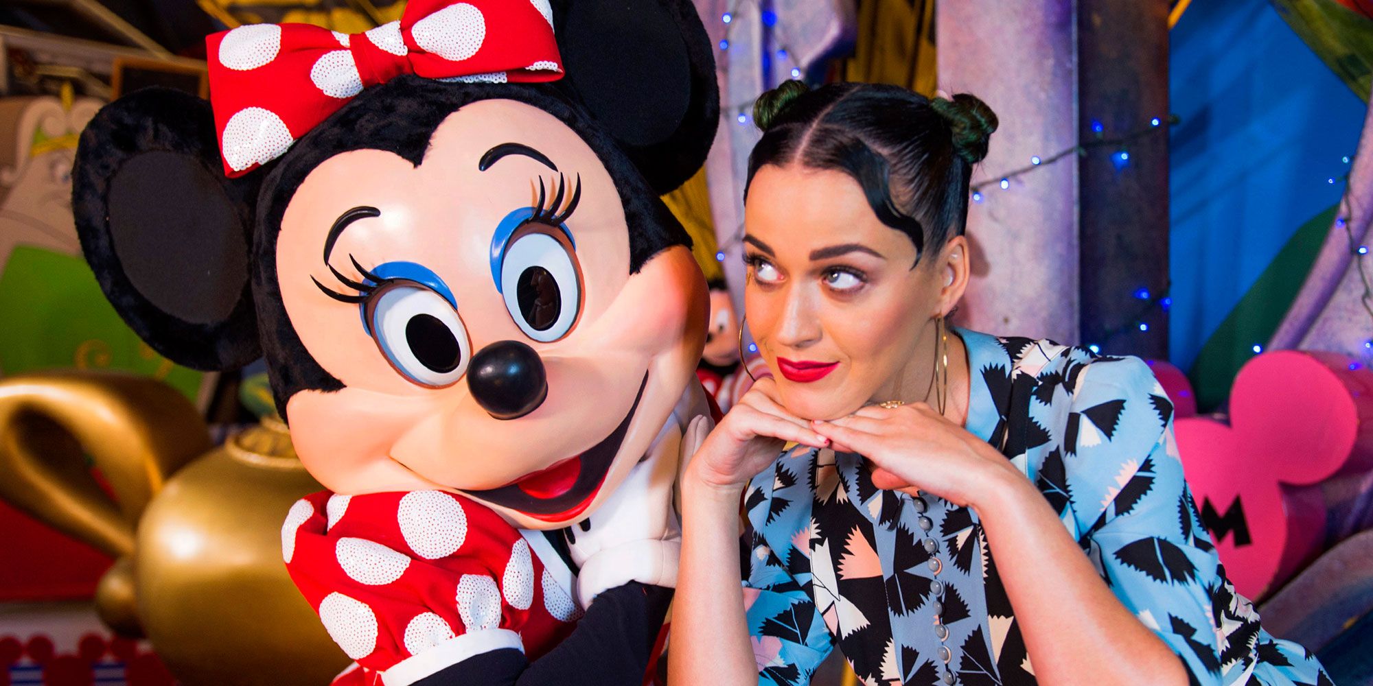 Katy Perry at Shanghai Disney With Orlando Bloom - Katy Perry Instagram  Stories of Disneyland
