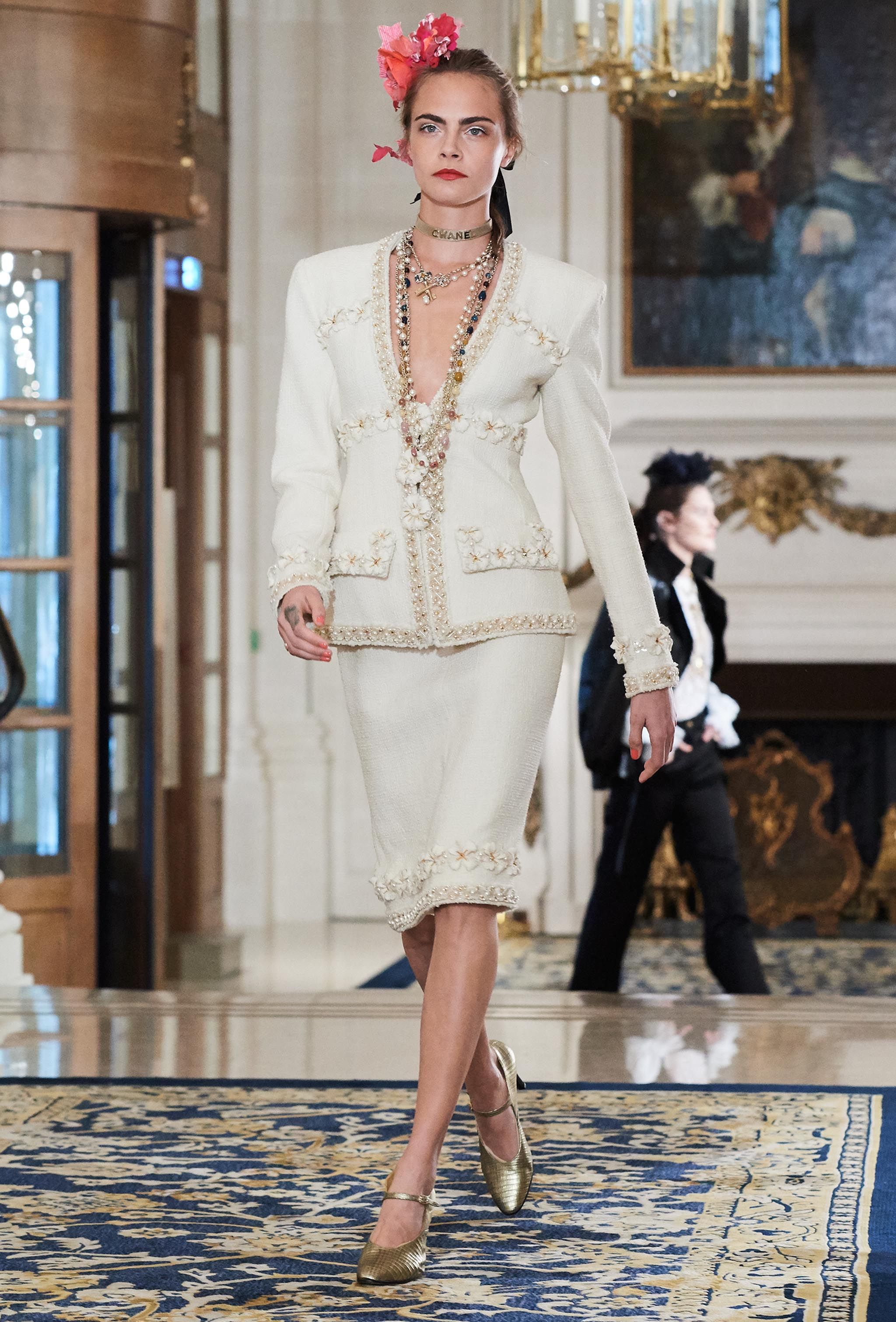 padle Lily Repressalier All the Looks From the Chanel Pre-Fall 2017 Collection