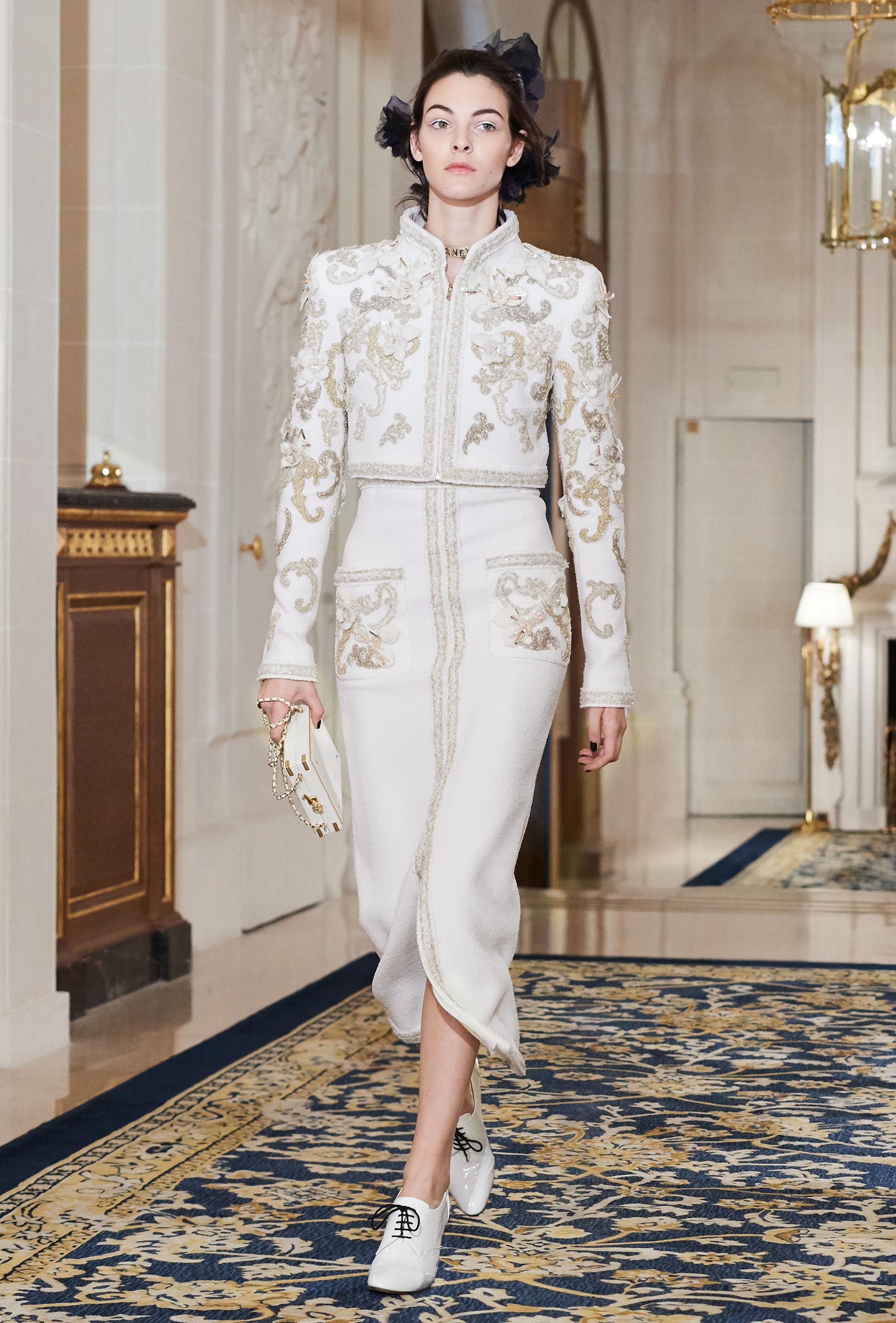 Chanel Runway/Editorial Cream Pearl Jacket Fall/Winter 2017 Size 36FR