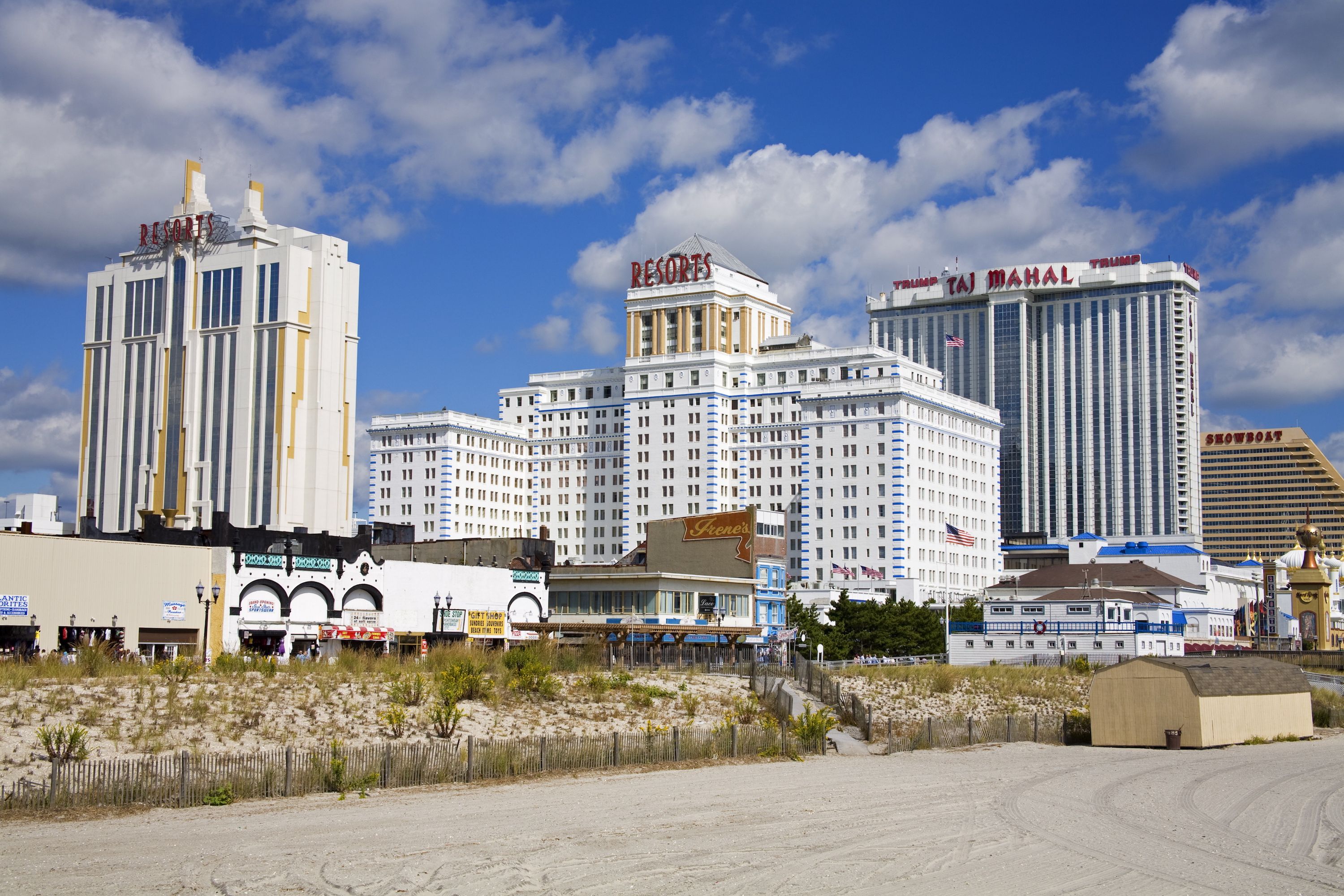 Trump Taj Mahal Closes Its Doors - Atlantic City Casino Closures