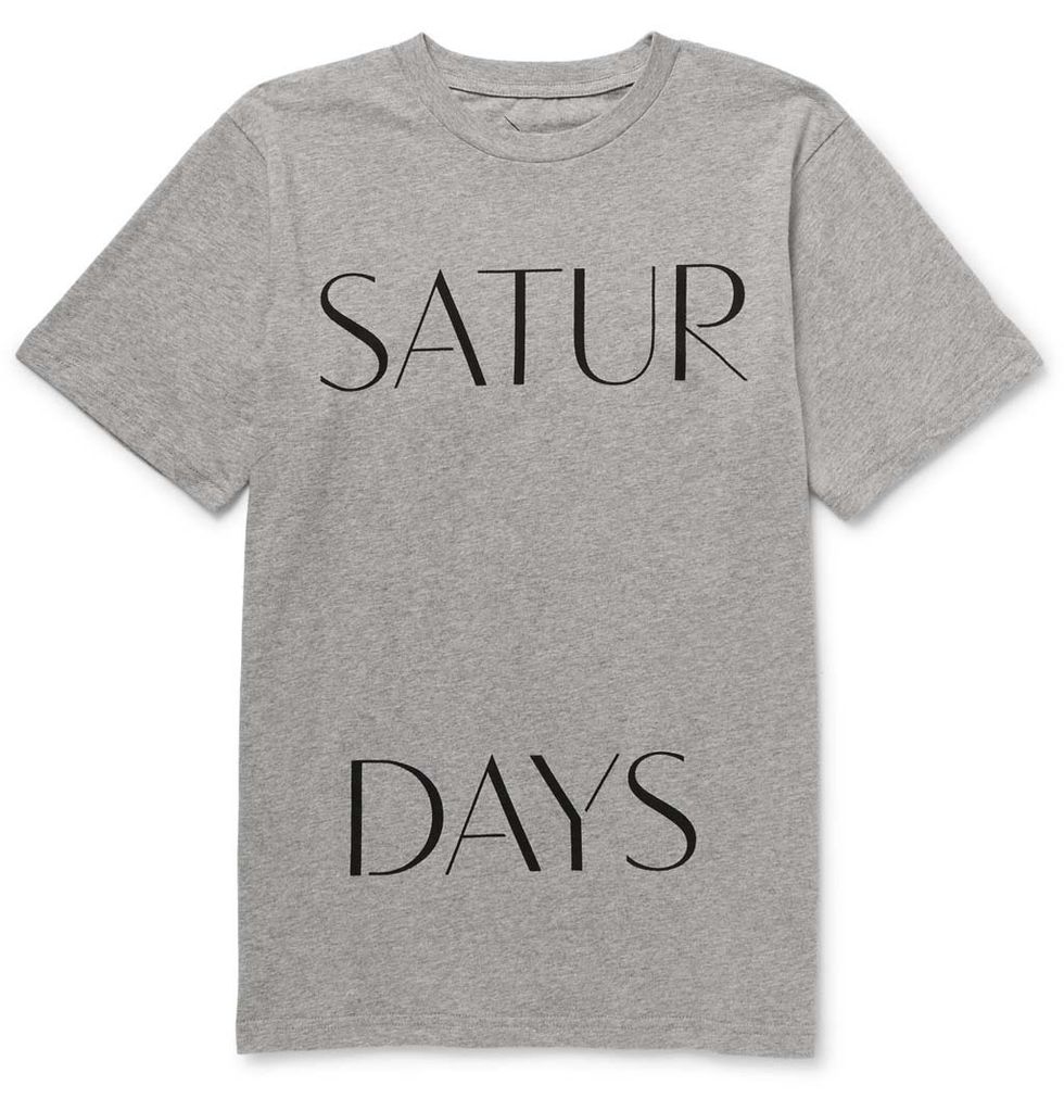 <p>Camiseta gris con mensaje, de&nbsp;<strong>Saturdays Surf NYC&nbsp;</strong>(40 €).</p>