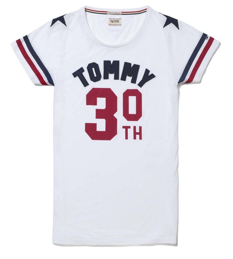 <p>Camiseta modelo Alabama, de&nbsp;<strong>Tommy Hilfiger.</strong></p>